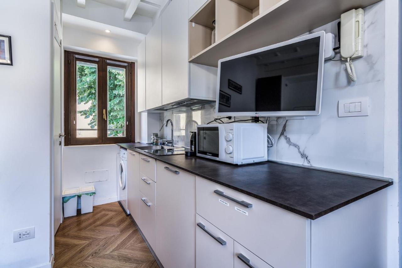 Morimondo Studio Apartment Milan Bagian luar foto