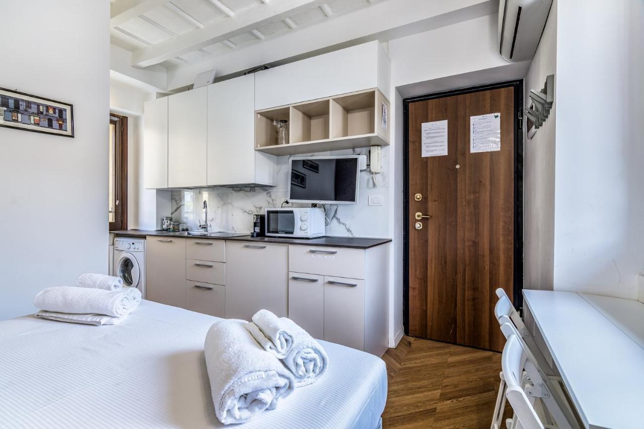 Morimondo Studio Apartment Milan Bagian luar foto