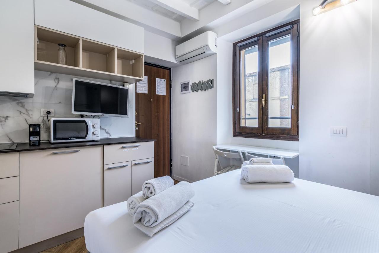 Morimondo Studio Apartment Milan Bagian luar foto
