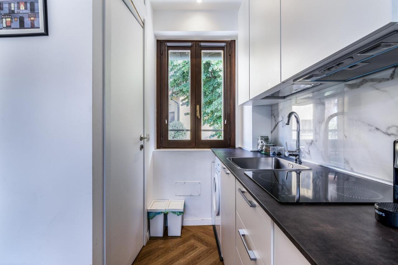 Morimondo Studio Apartment Milan Bagian luar foto